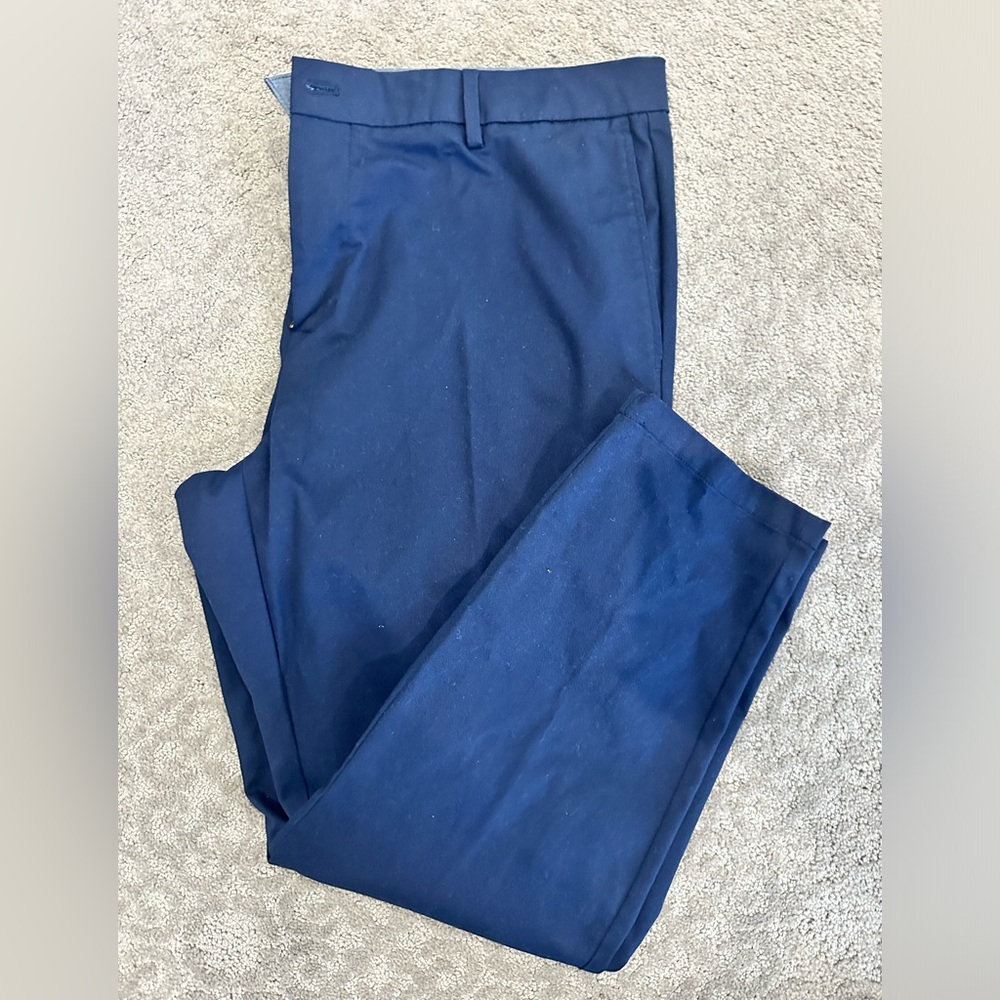 Men’s Old Navy 38 x 30 athletic taper built-in flex navy pants